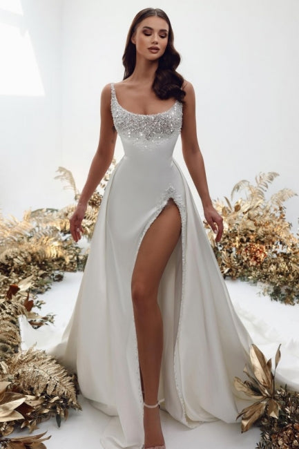 Chraming Square Sleeveless Wedding Dress with pearls