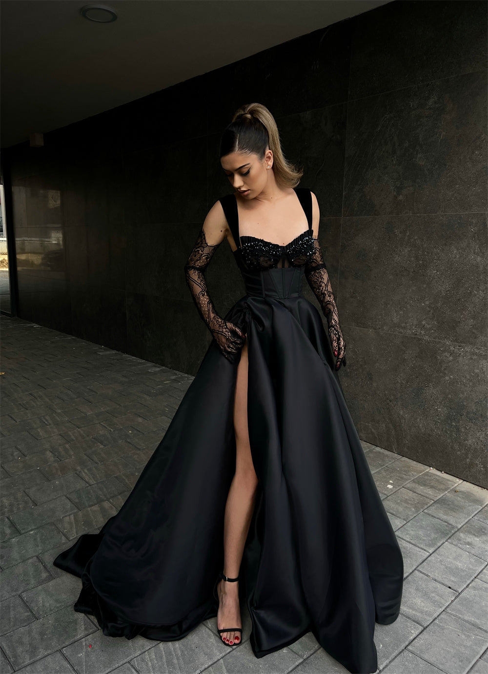 Designer Long Black A-line Lace Sleeveless Prom Dress Featuring a Chic Slit