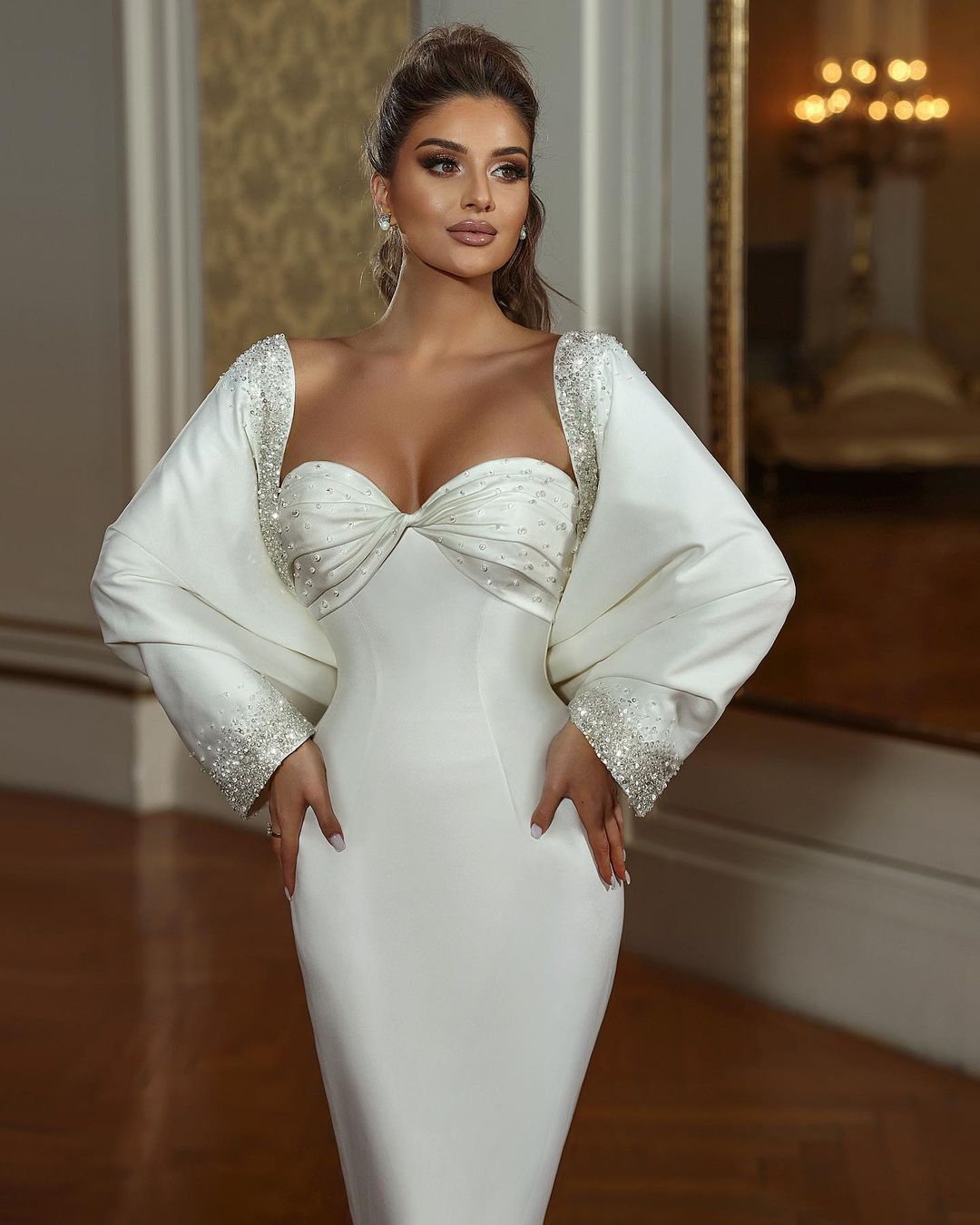 Elegant Long Mermaid Sweetheart Wedding Dress with Long Sleeves and Beading