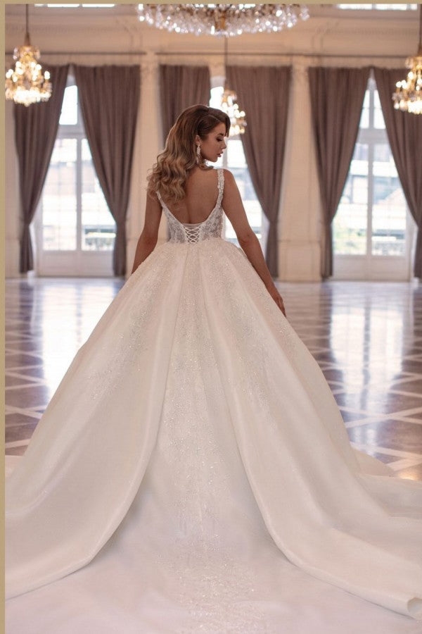 Elegant Long Princess A-Line Sleeveless Wedding Dress with Lace