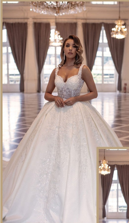 Elegant Long Princess A-Line Sleeveless Wedding Dress with Lace