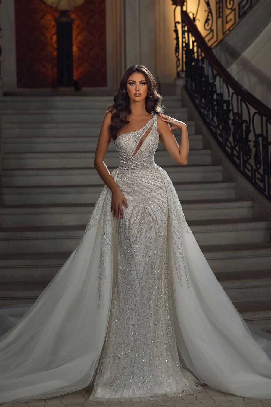 Elegant Sleeveless Mermaid Sequins Wedding Dress with Lace