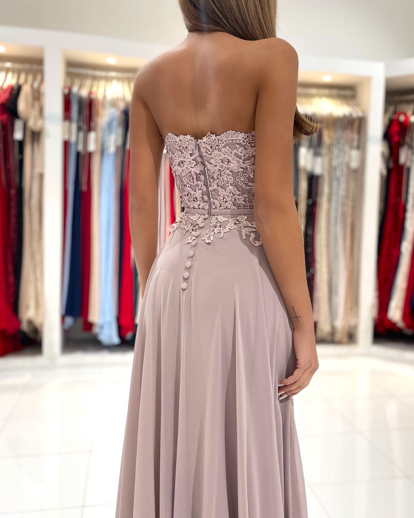 Elegant Sweetheart Floor-length Appliques Lace Prom Dresses with Split