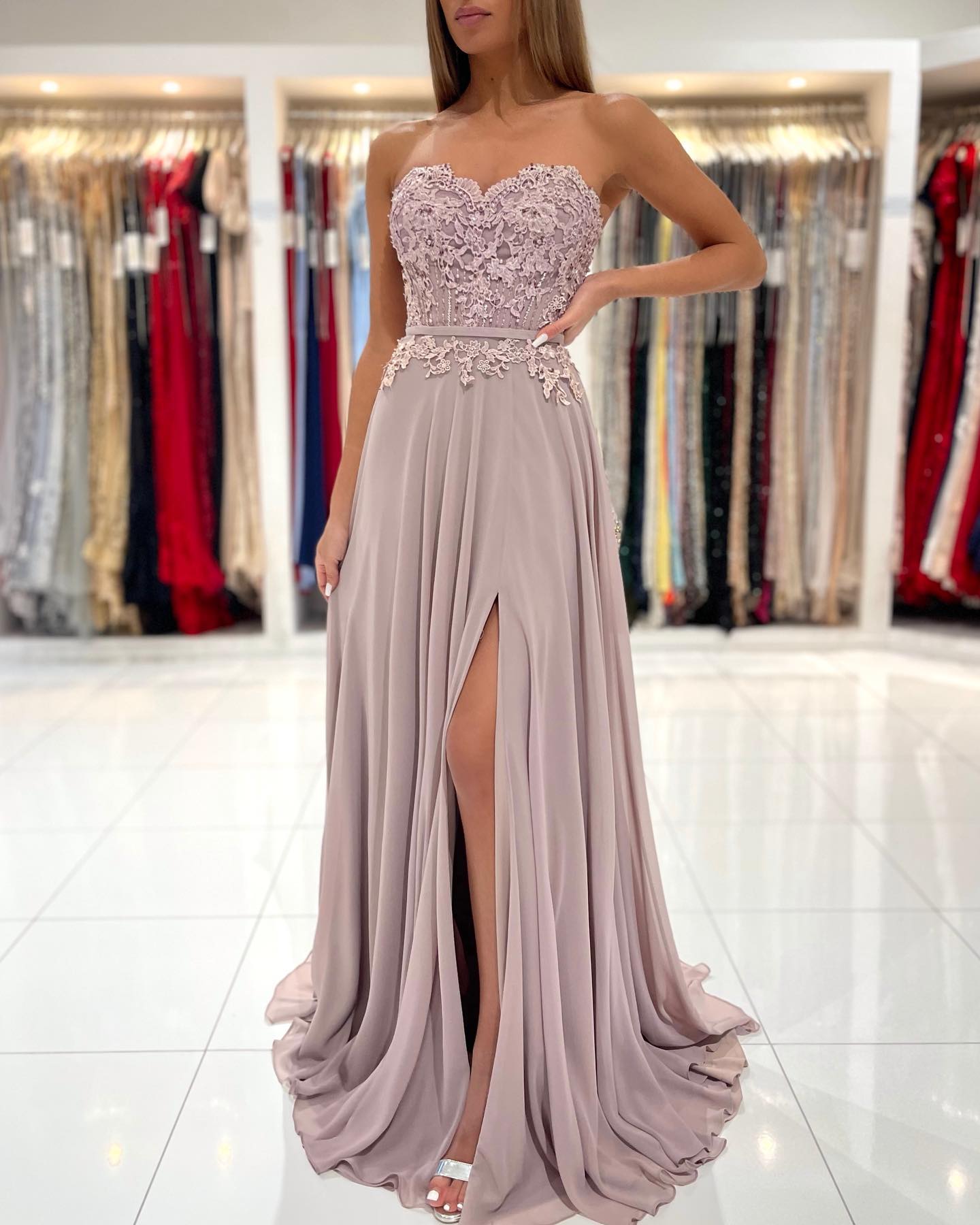 Elegant Sweetheart Floor-length Appliques Lace Prom Dresses with Split