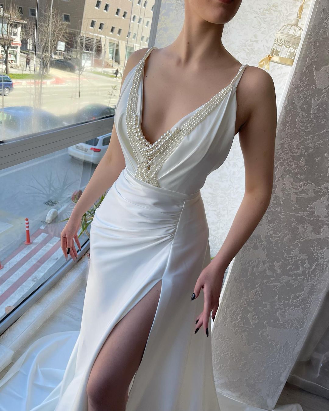 Fabulous Long White V-neck Prom Dress with Pearls and Sleeveless Style with Slit