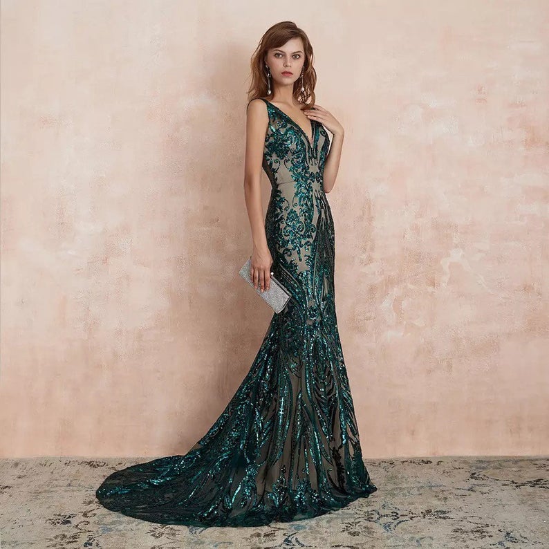 Glamorous Green Sequins Mermaid Evening Gowns Long V-Neck Prom Dress On Sale