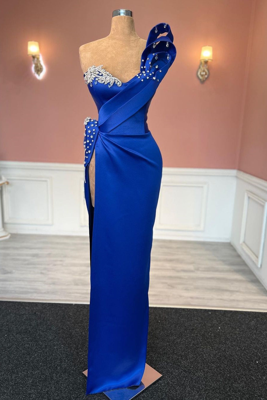 Charming Royal Blue One Column Shoulder Jewels Prom Dress With Slit