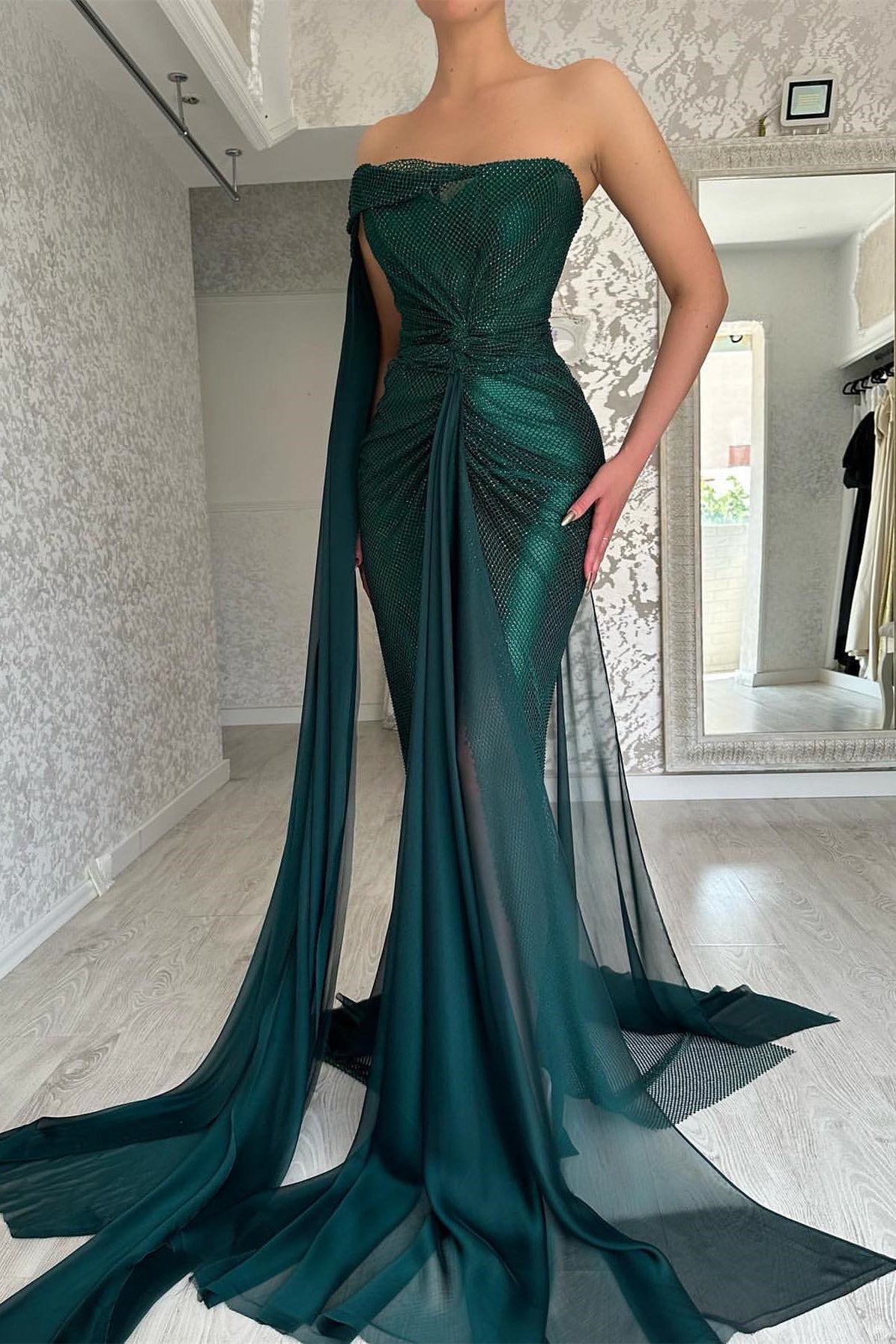 Enchanting Long Dark Green Mermaid Prom Dress with Sleeveless Design and Side Slit