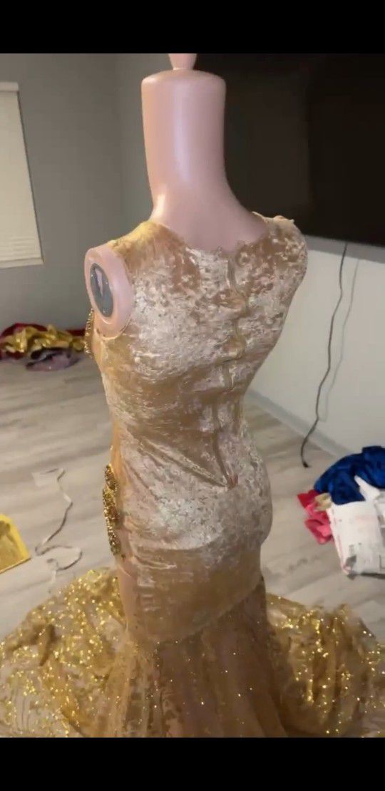 Sexy Gold Mermaid Gorgeous Long Lace Sleeveless Prom Dress