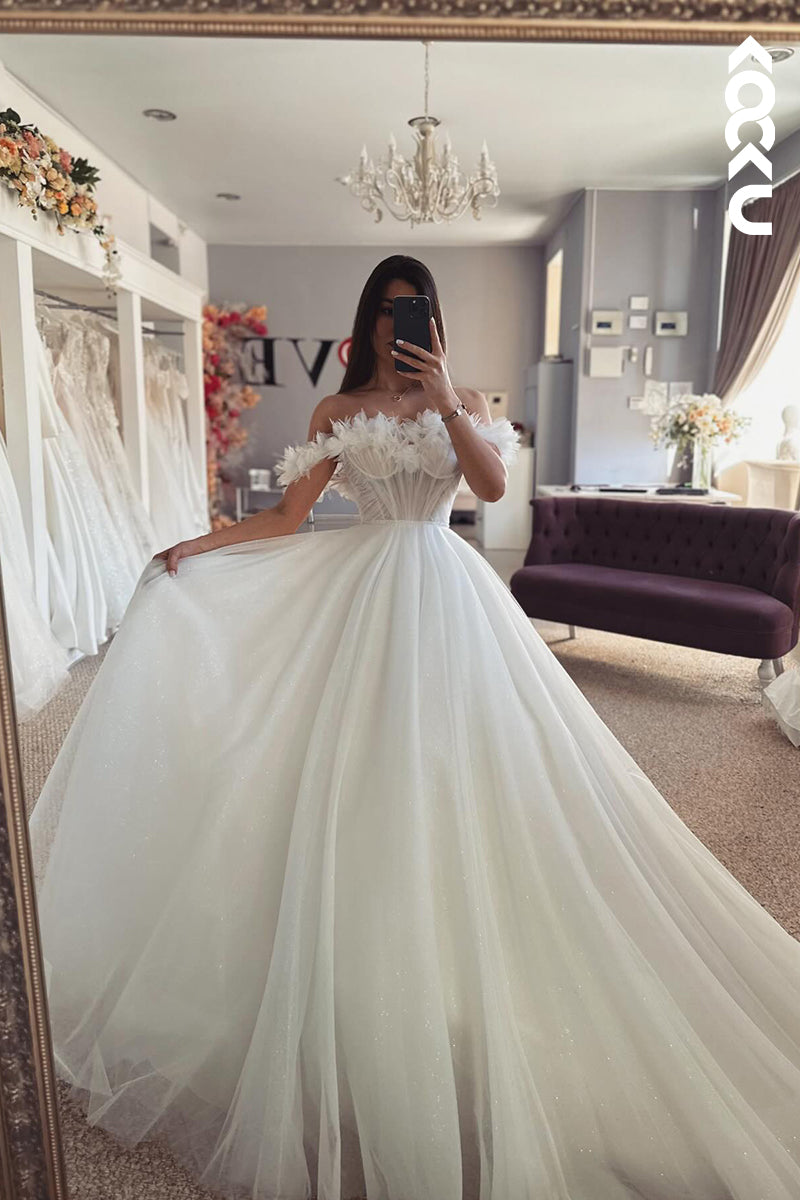 K2070 - Glamorous & Dramatic Off-Shoulder Sleeveless A-line Tulle Wedding Dress