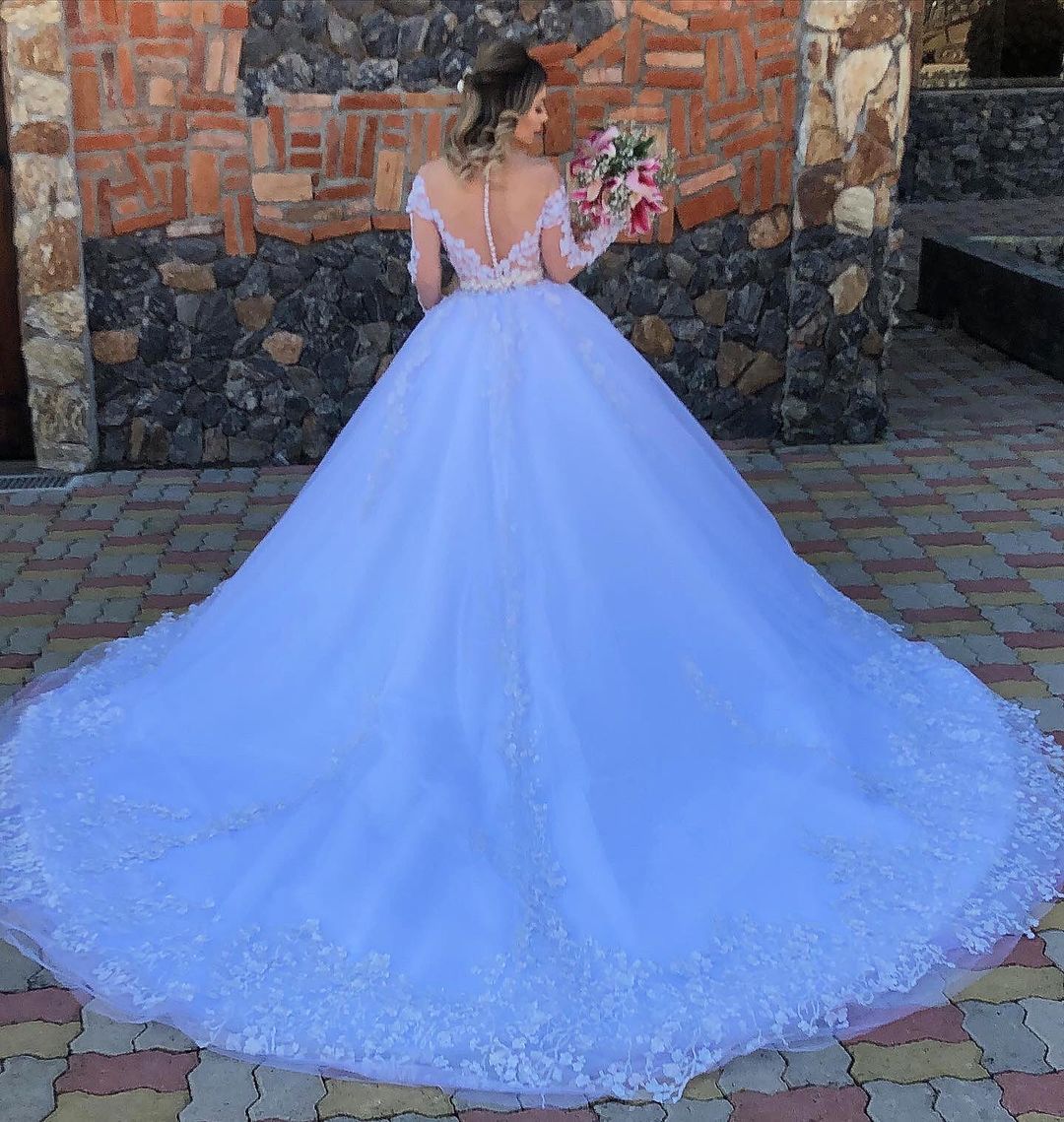 Long Sleeves Off-the-Shoulder Wedding Dress Long With Appliques