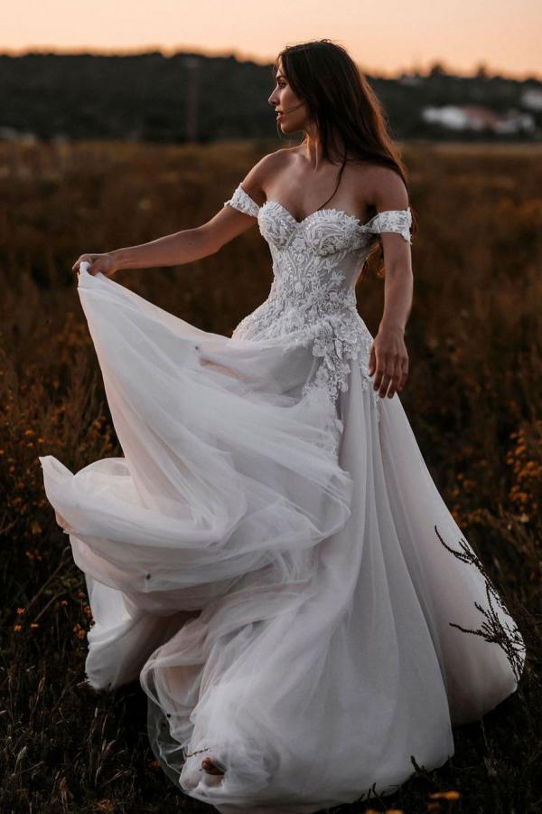 Off-the-Shoulder Boho Wedding Dress Tulle With Lace Appliques