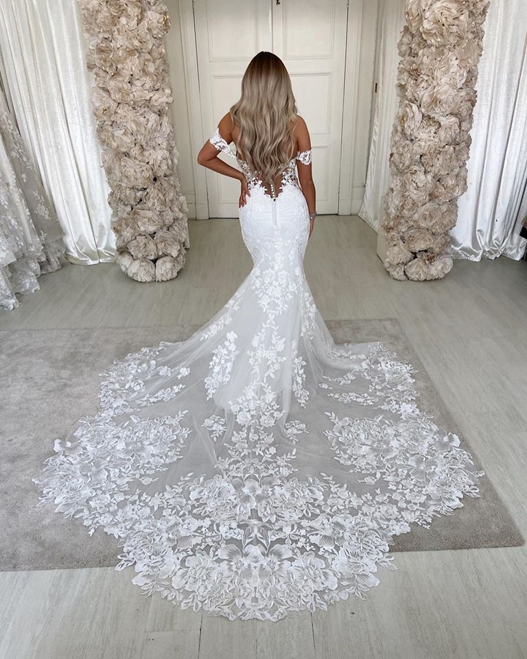 Off The Shoulder Mermaid Appliques Wedding Dresses Lace Backless Bridal Gowns