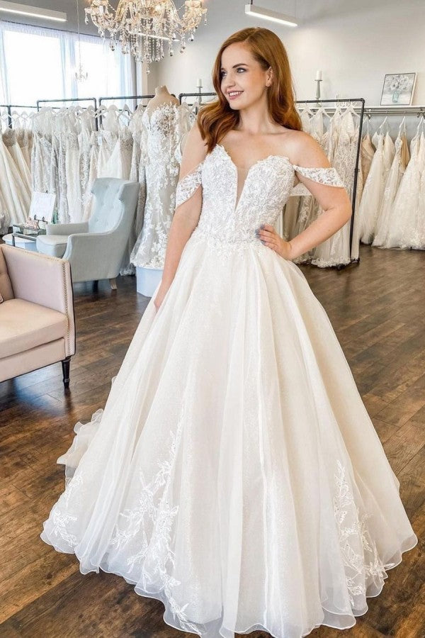 Off-the-Shoulder Princess Wedding Dress Sweetheart With Lace Appliques