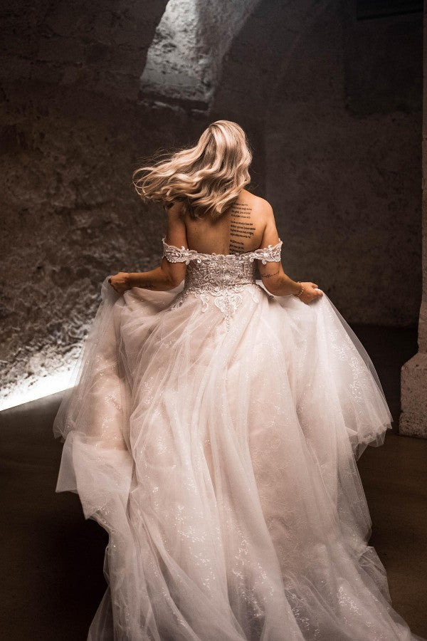 Off-the-Shoulder Wedding Dress Tulle Lace Long