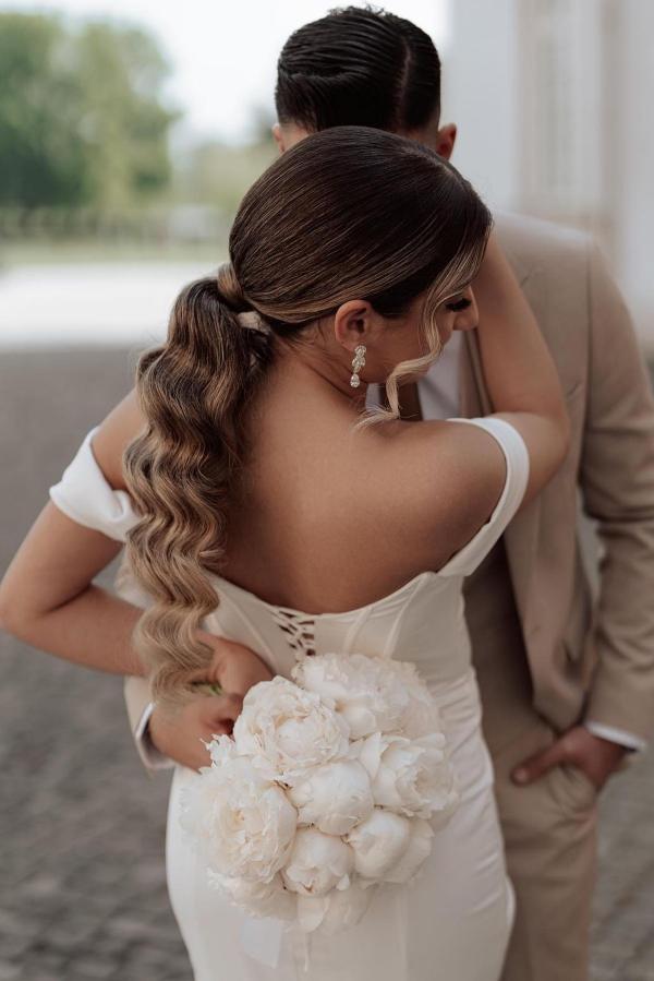 Off-the-Shoulder White Wedding Dress Mermaid With Slit