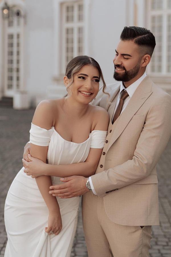 Off-the-Shoulder White Wedding Dress Mermaid With Slit