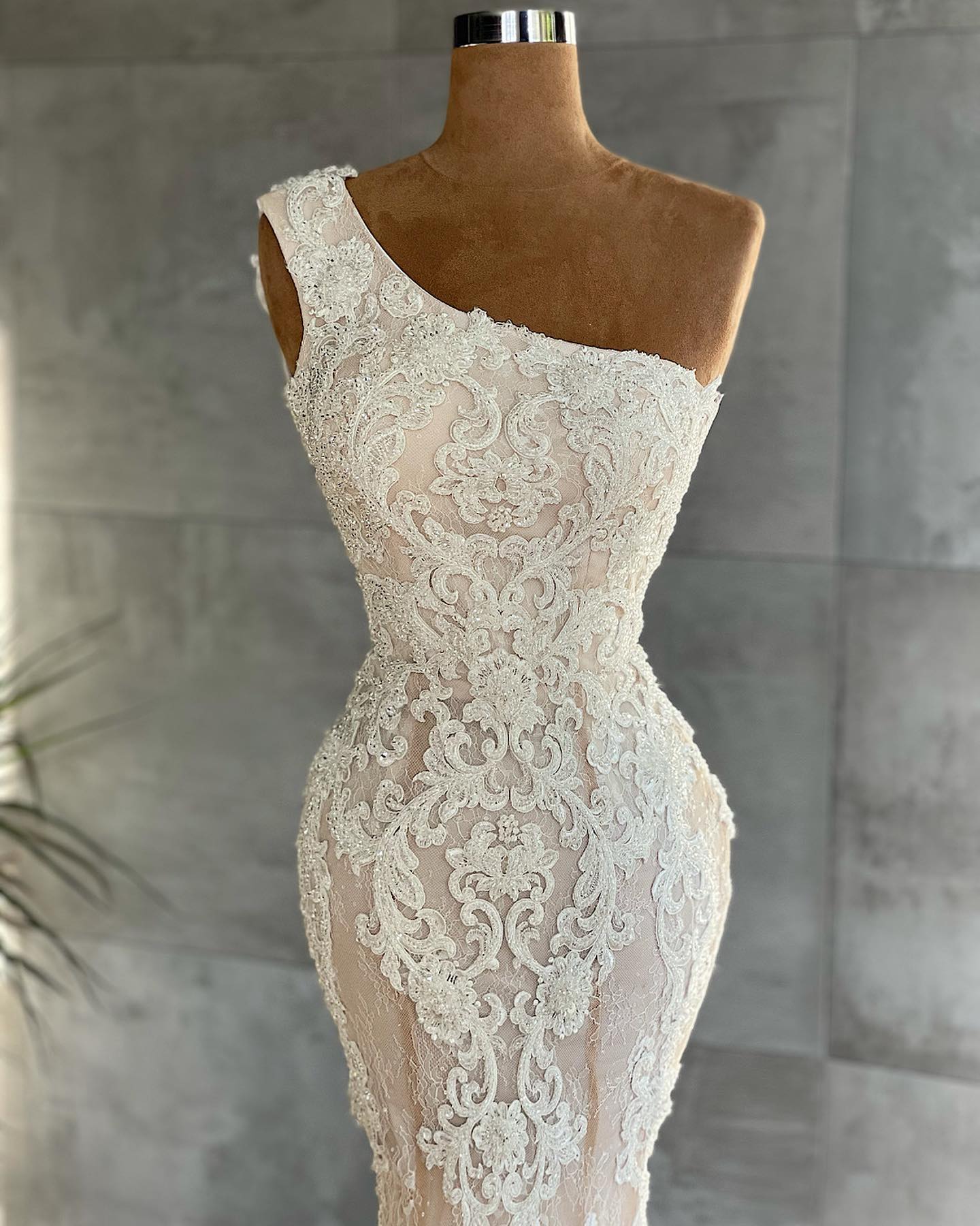 One Shoulder Wedding Dress Mermaid Lace Champagne Bridal Gown