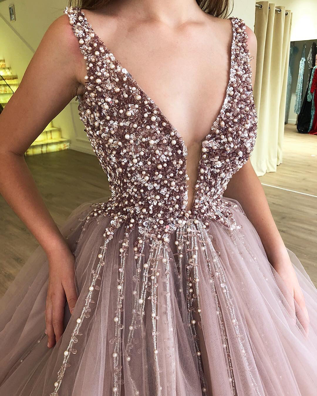 Sleeveless Ball Gown Prom Dress Tulle Evening Gowns With Appliques