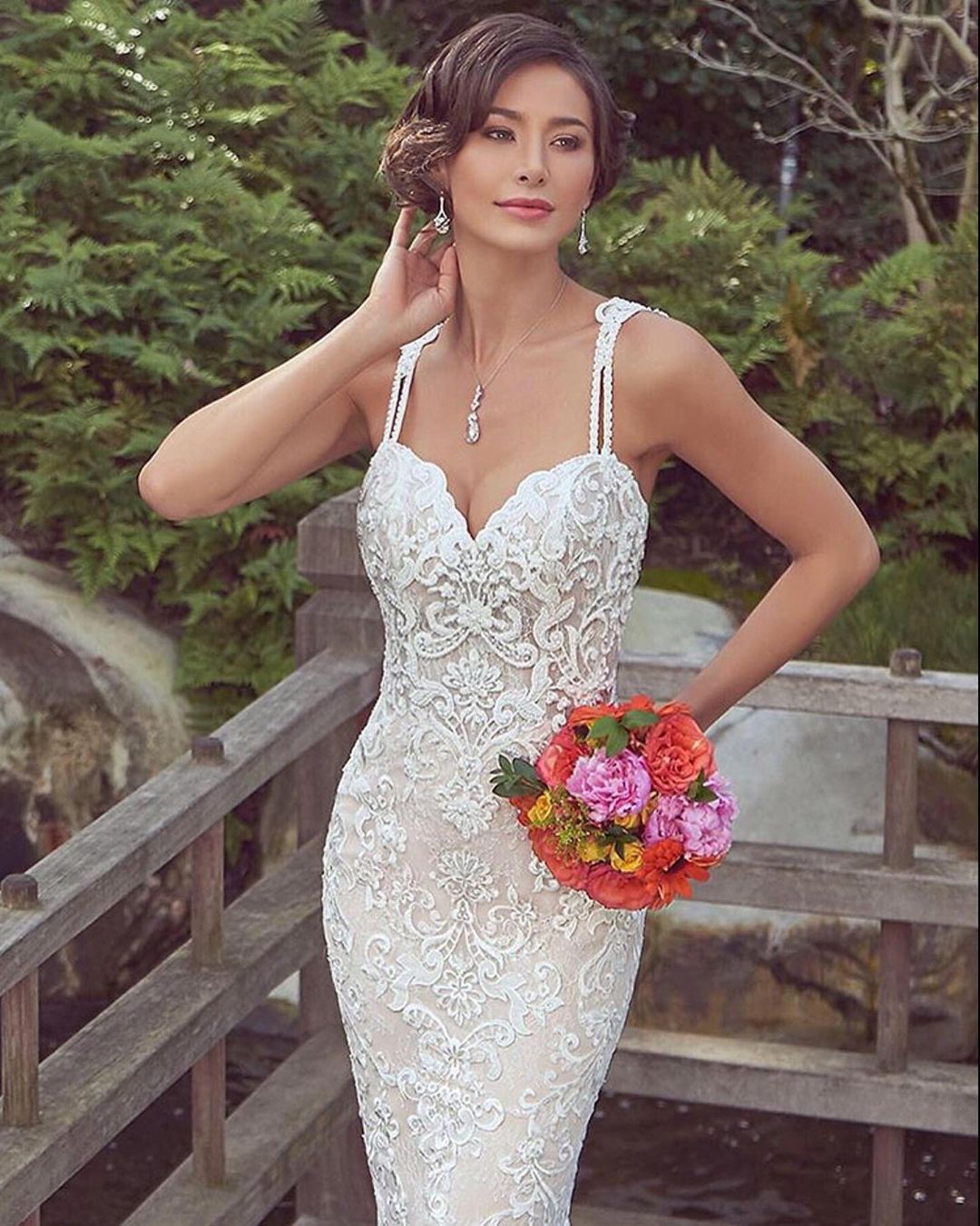 Spaghetti-Straps Lace Wedding Dress Mermaid Bridal Gowns Sleeveless