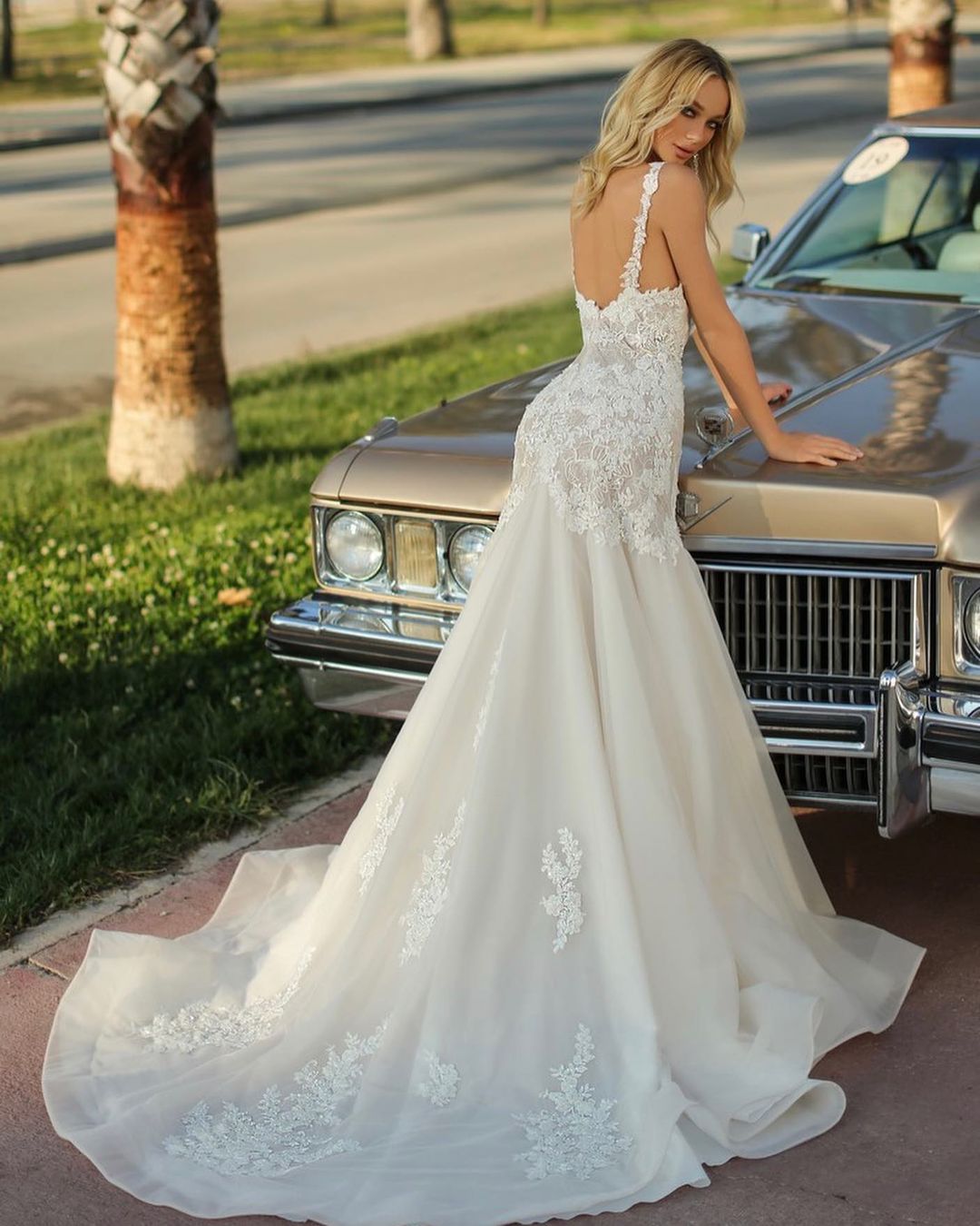 Straps Sleeveless Mermaid Wedding Dress Long With Lace Appliques