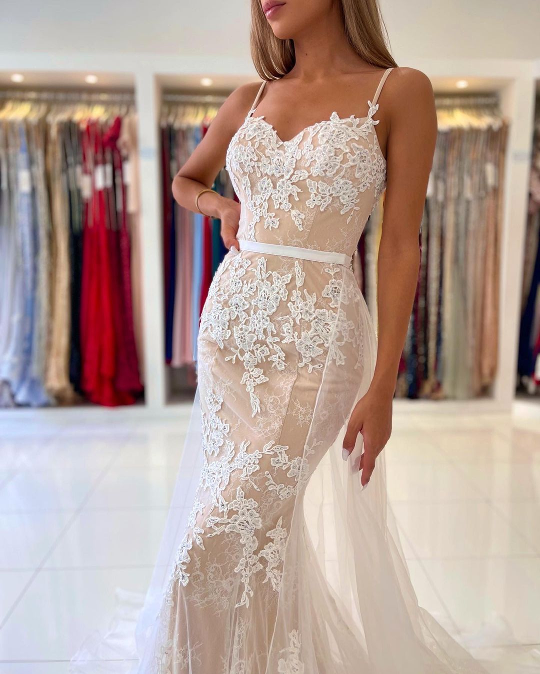 Stunning Spaghetti-Straps Mermaid Prom Dress Lace Appliques