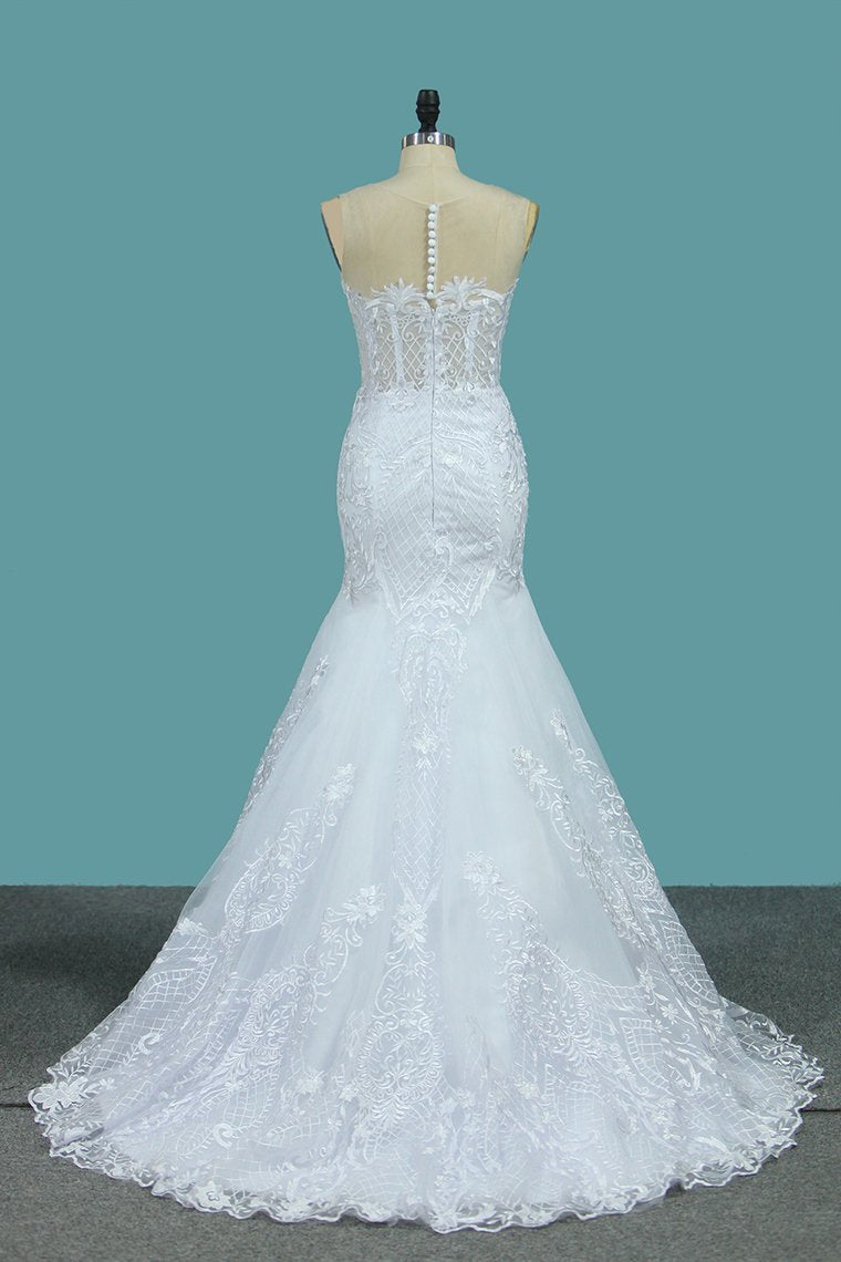 stylish Jewel Sleeveless White Tulle Wedding Dress Mermaid Appliques Bridal Gowns with Wraps