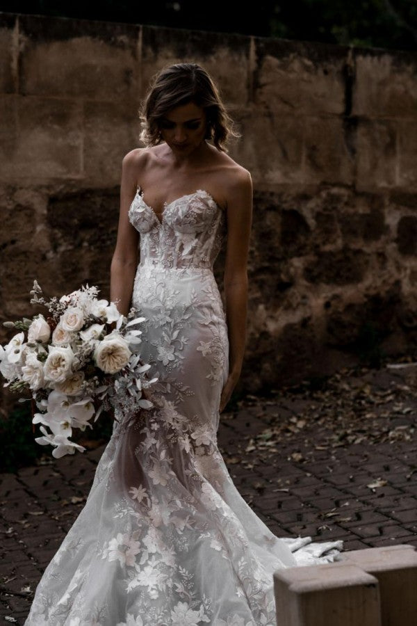 Sweetheart Mermaid Wedding Dress With Lace Appliques