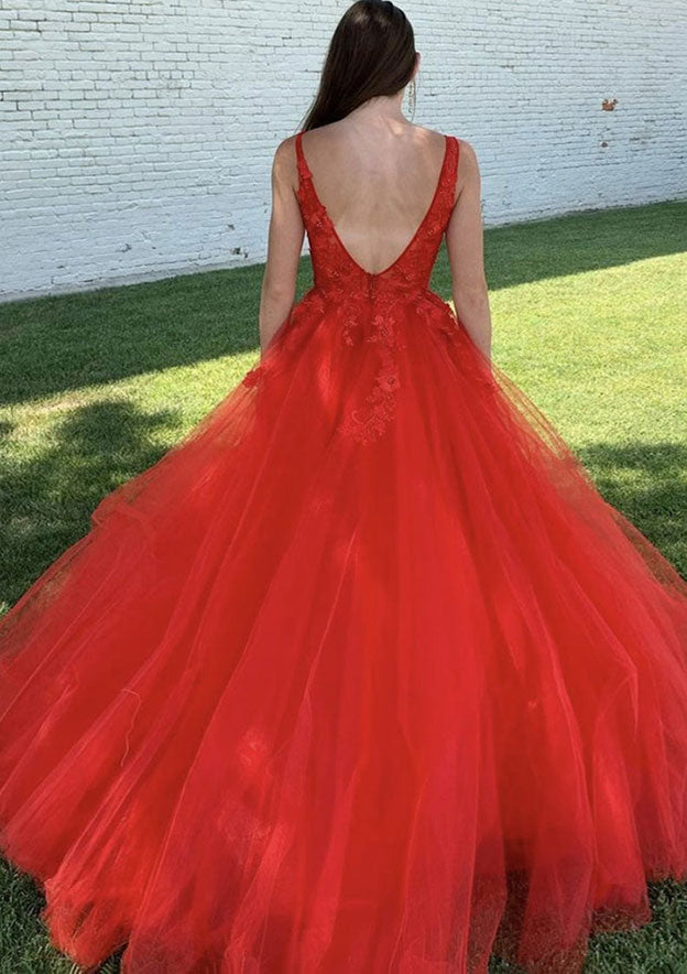 V-Neck Court Train Laced Tulle Ball Gown Prom Dress/Evening Dress With Appliqued Beading