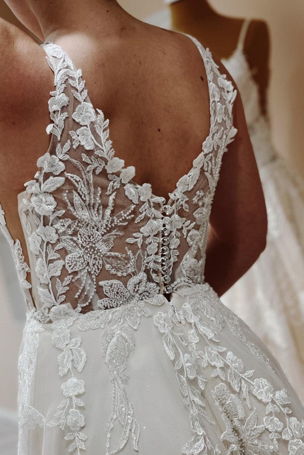 V-Neck Sleeveless A-Line Wedding Dress Lace Appliques With Beads