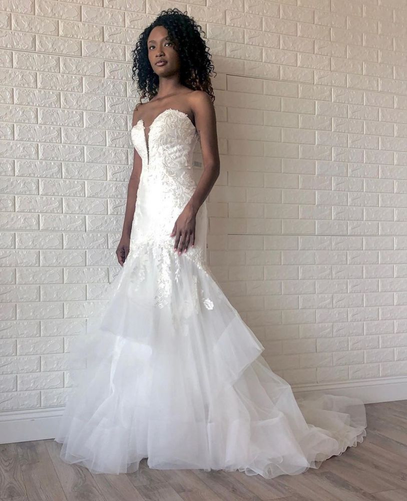 White Sweetheart Mermaid Spring Wedding Dress with Multi Layers