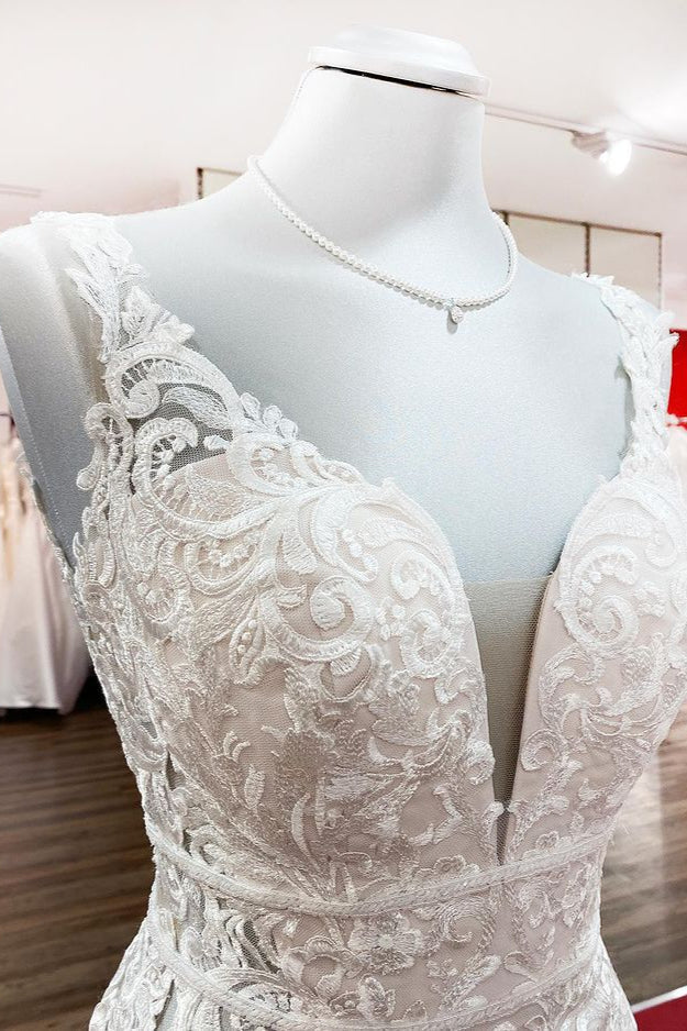 Wonderful Sleeveless Tulle Ivory Lace Backless Mermaid Wedding Dresses